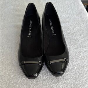 Anne Klein Women's Black Flats